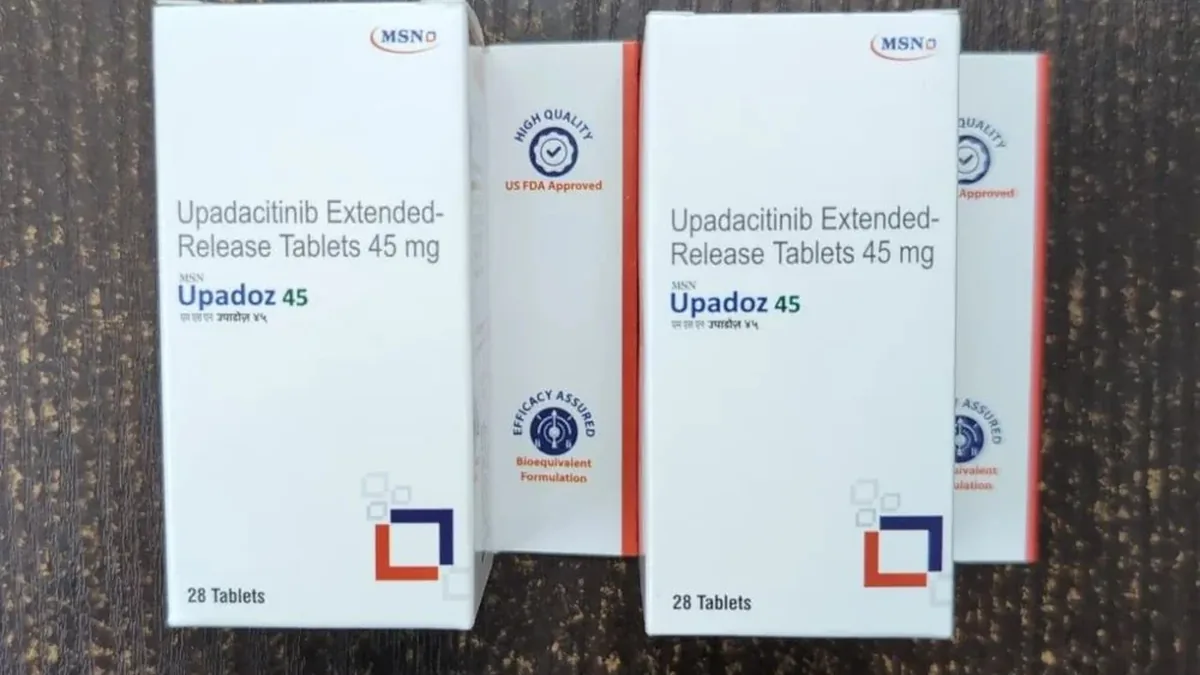医生为患者解读普纳替尼用药前心电图